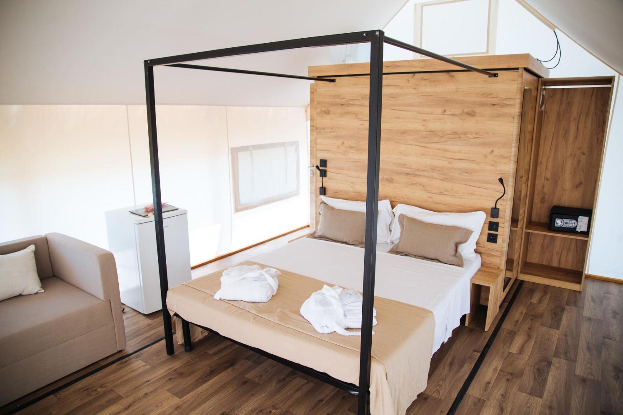 Nabi Resort Glamping & Spa Castel Volturno Luaran gambar